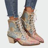 Botins de couro com flores